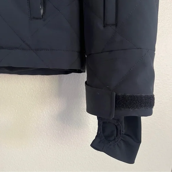 PERFECT MOMENT Chevron Hooded Quilted Ski Jacket in Black White